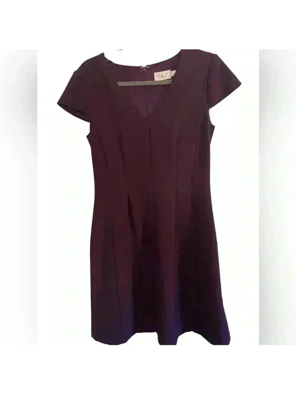-
Eliza J
Eliza J Purple Fit & Flare Pleated Cocktail Dress Cap Sleeves size 6 - Picture 3 of 12